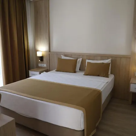 Hotel Lara Garden 2*