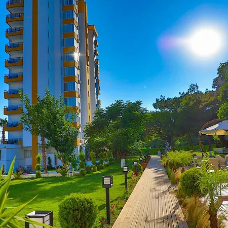 Hotel Lara Garden 2*