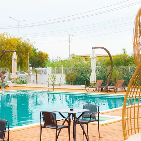Hotel Lara Garden 2*